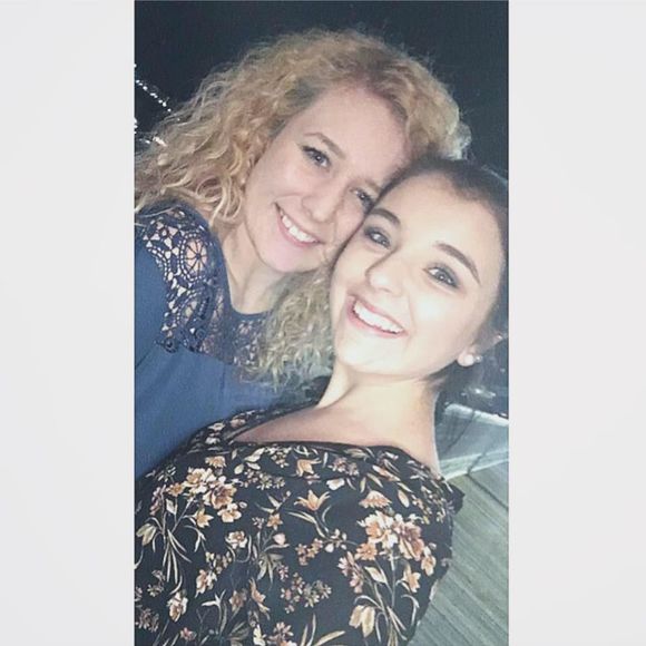 Meet your Posher, Katelyn - Picture 1 of 1